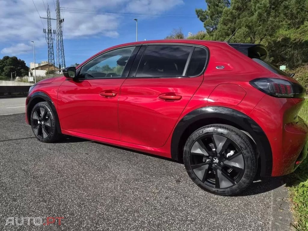 Peugeot E-208 50 kWh GT