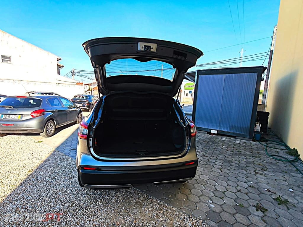 Nissan Qashqai 1.2 DIG-T N-Connecta 18