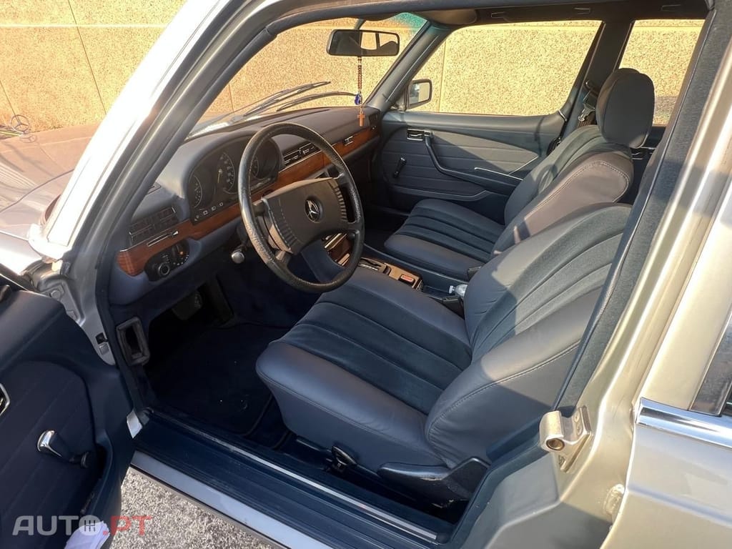 Mercedes-Benz 280 SE limousine