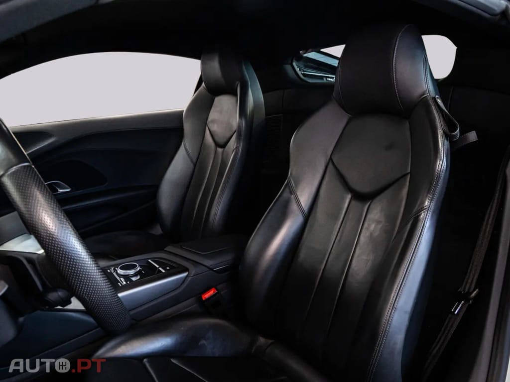 Audi R8 5.2FSi V10 RWD
