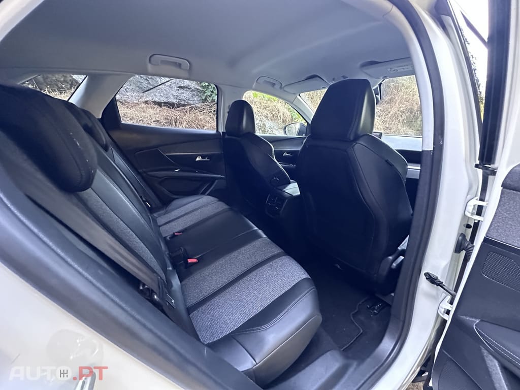 Peugeot 3008 1.2 PureTech Allure EAT8