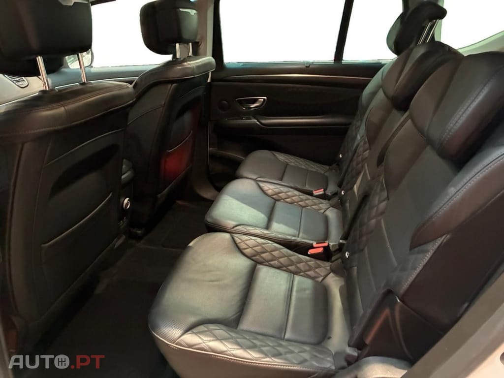 Renault Espace 2.0 dCi Initiale Paris 7L EDC