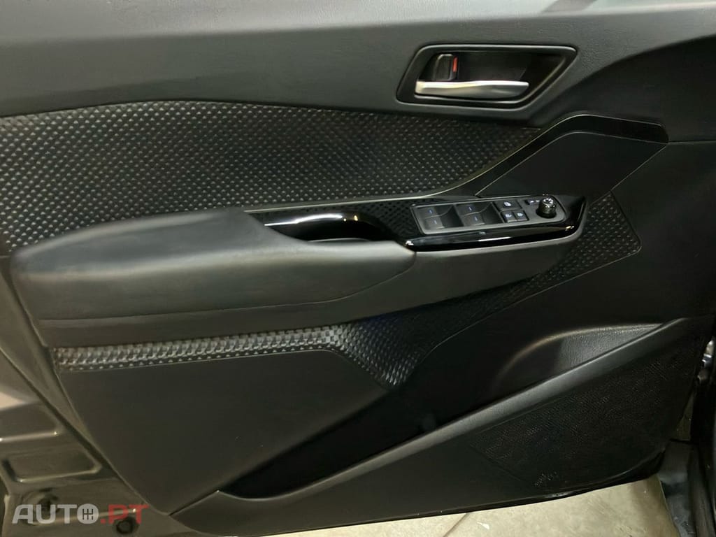 Toyota C-HR 1.8 FULL HYBRID