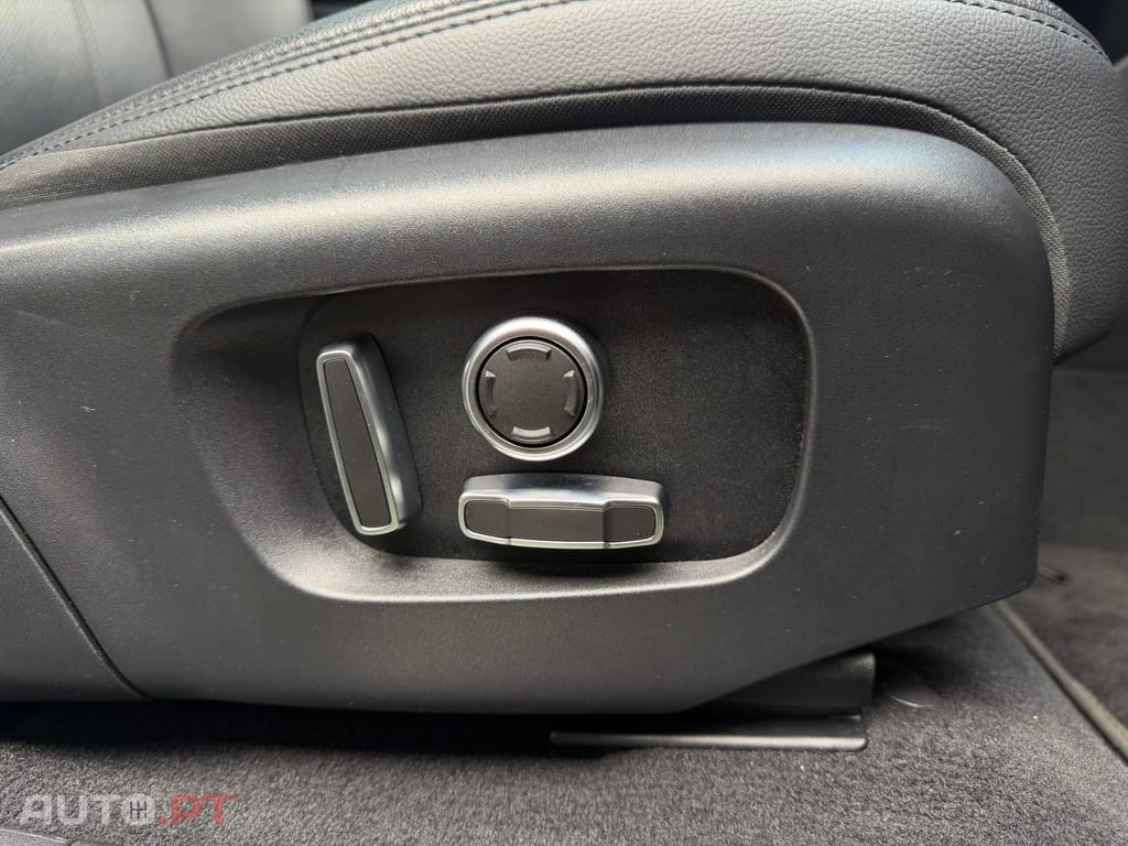 Land Rover Evoque 1.5 P300e AWD R-Dynamic S Auto