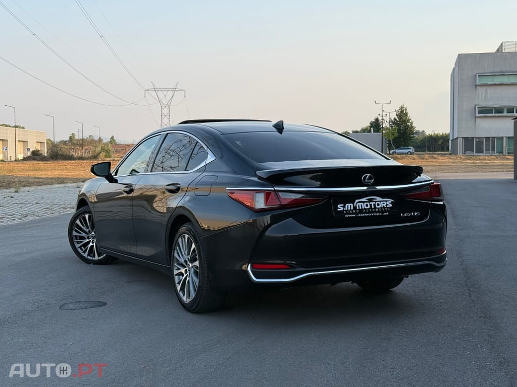 Lexus ES Executive+