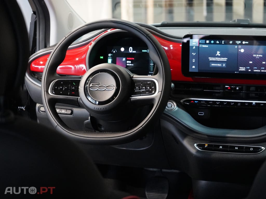 Fiat 500e Berlina Série 4 42 kWh (Red)