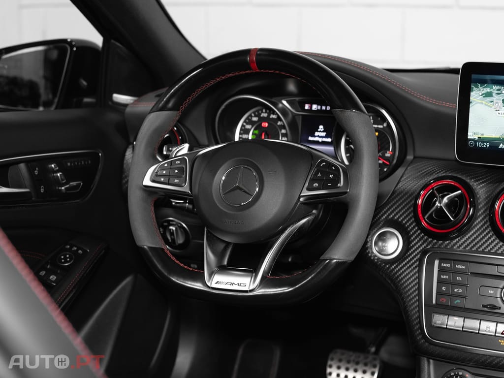 Mercedes-Benz A 45 AMG 4Matic Speedshift 7G-DCT