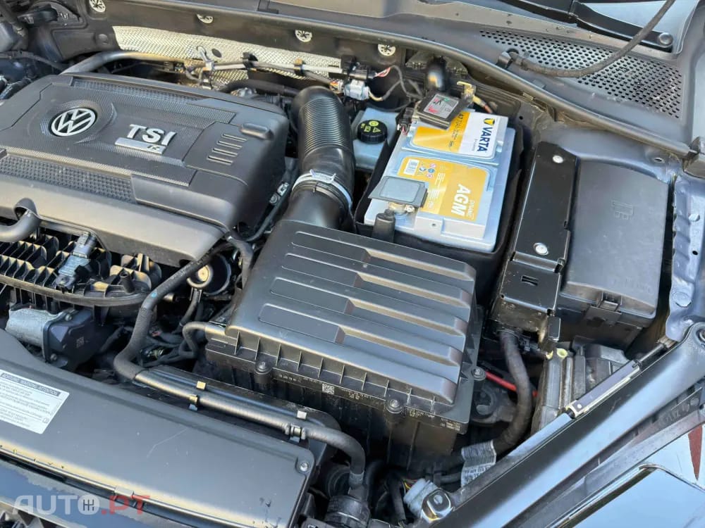 Volkswagen Golf R 4Motion (BlueMotion )