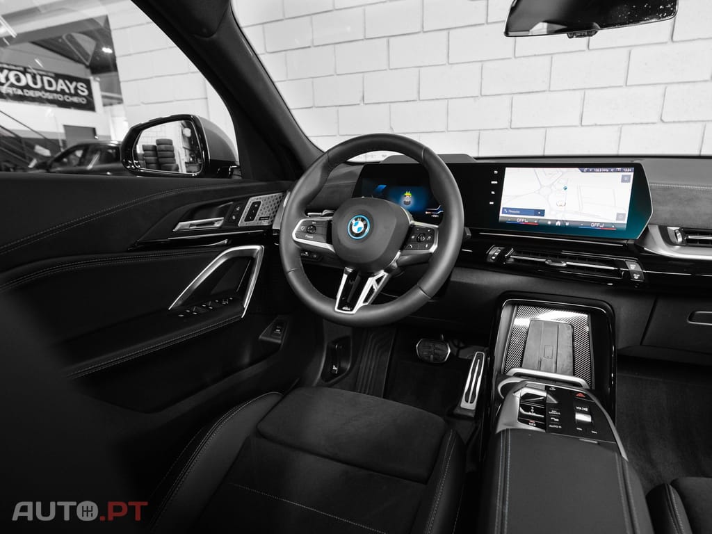 BMW iX2 xDrive30 Pack Desportivo M Pro