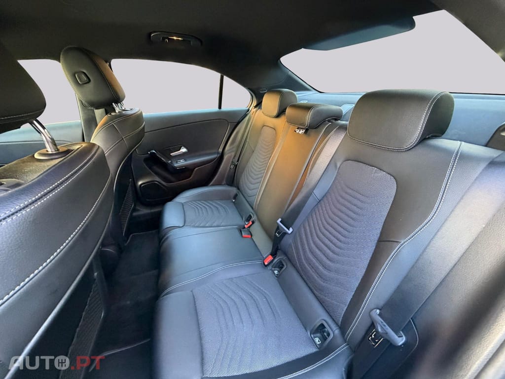 Mercedes-Benz A 180 D STYLE DCT 