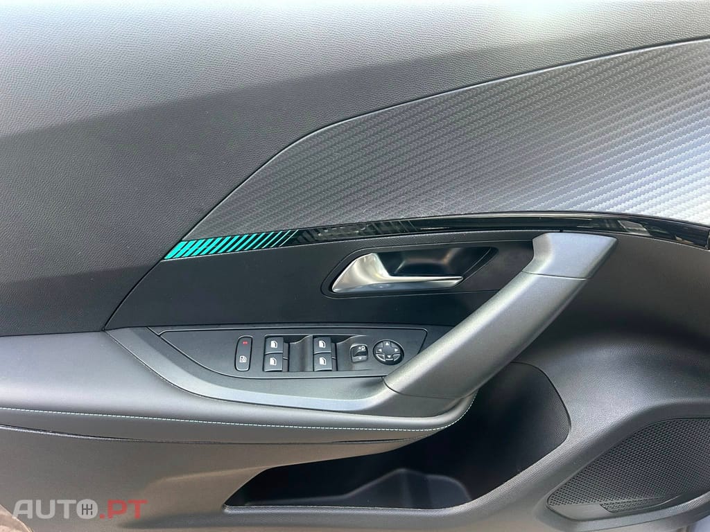 Peugeot E-2008 50 KWh Allure  5D Eletrico