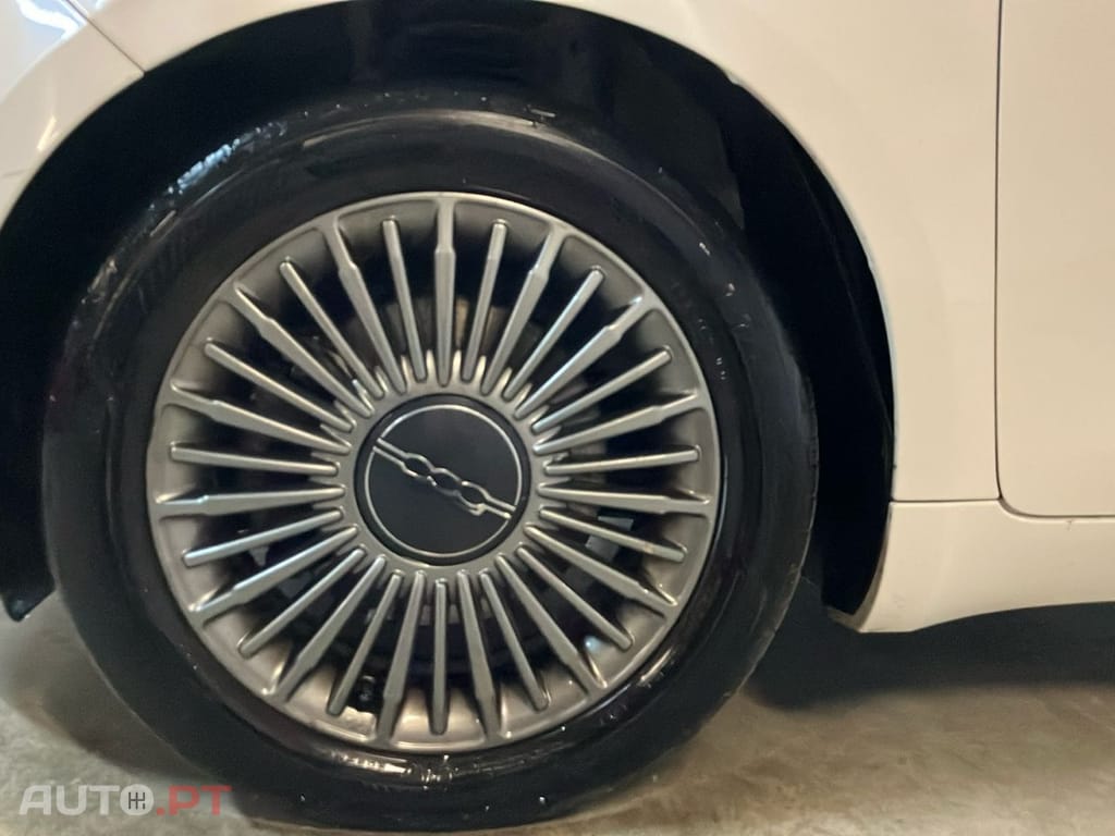 Fiat 500e Icon Plus 42 KWh
