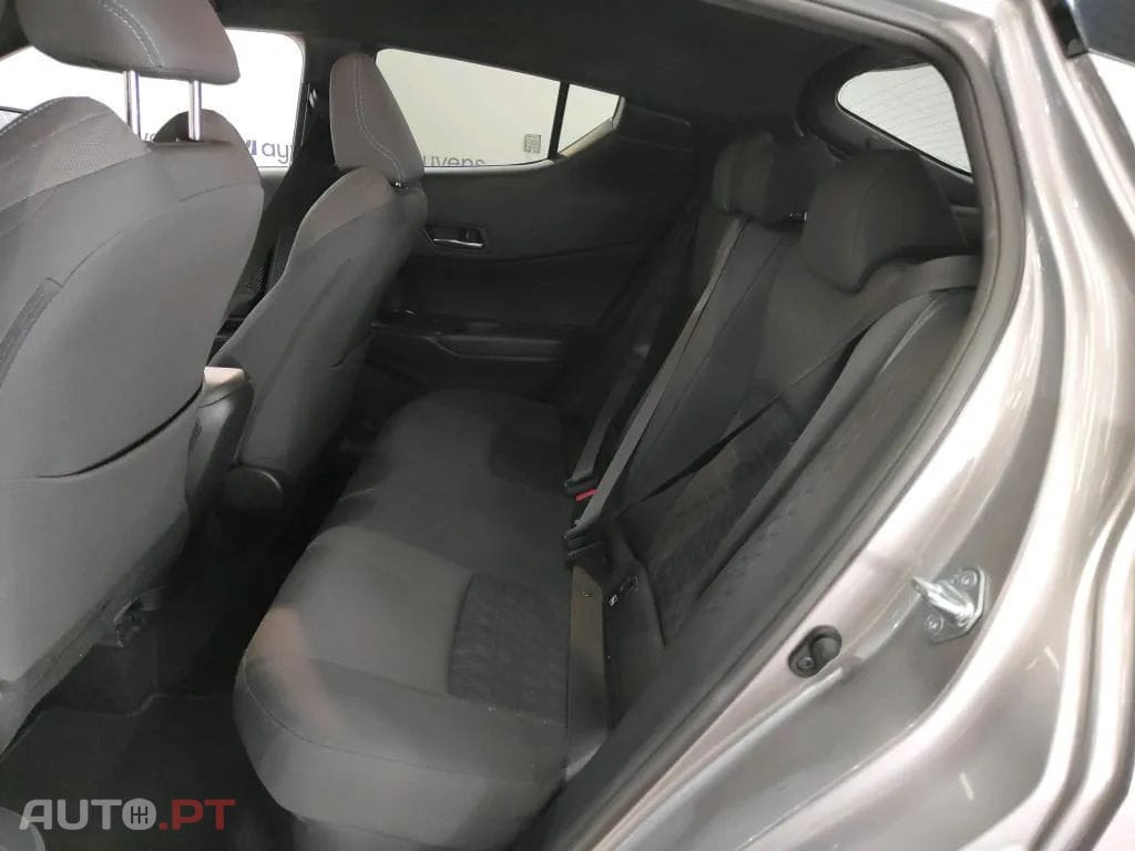Toyota C-HR 1.8 Hybrid Square Collection