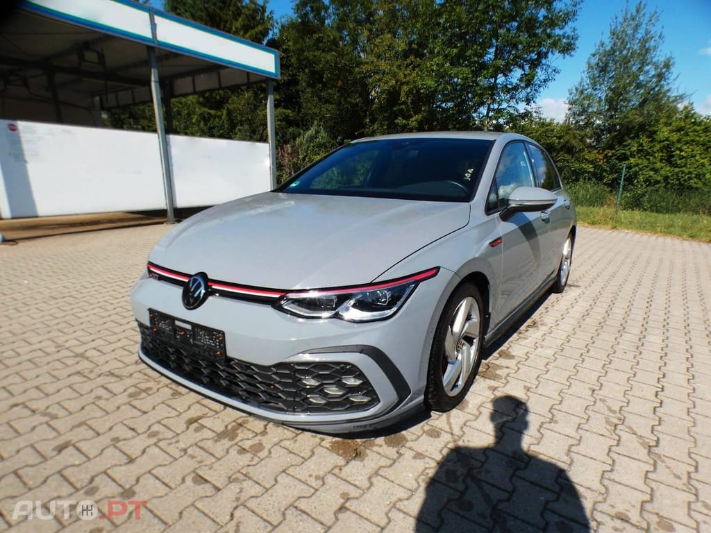 Volkswagen Golf 2.0 TSI GTI