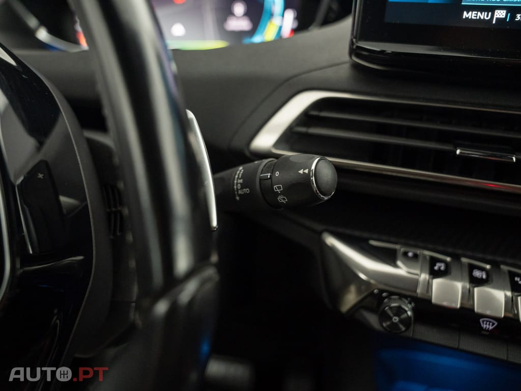 Peugeot 3008 1.6 Hybrid Allure e-EAT8