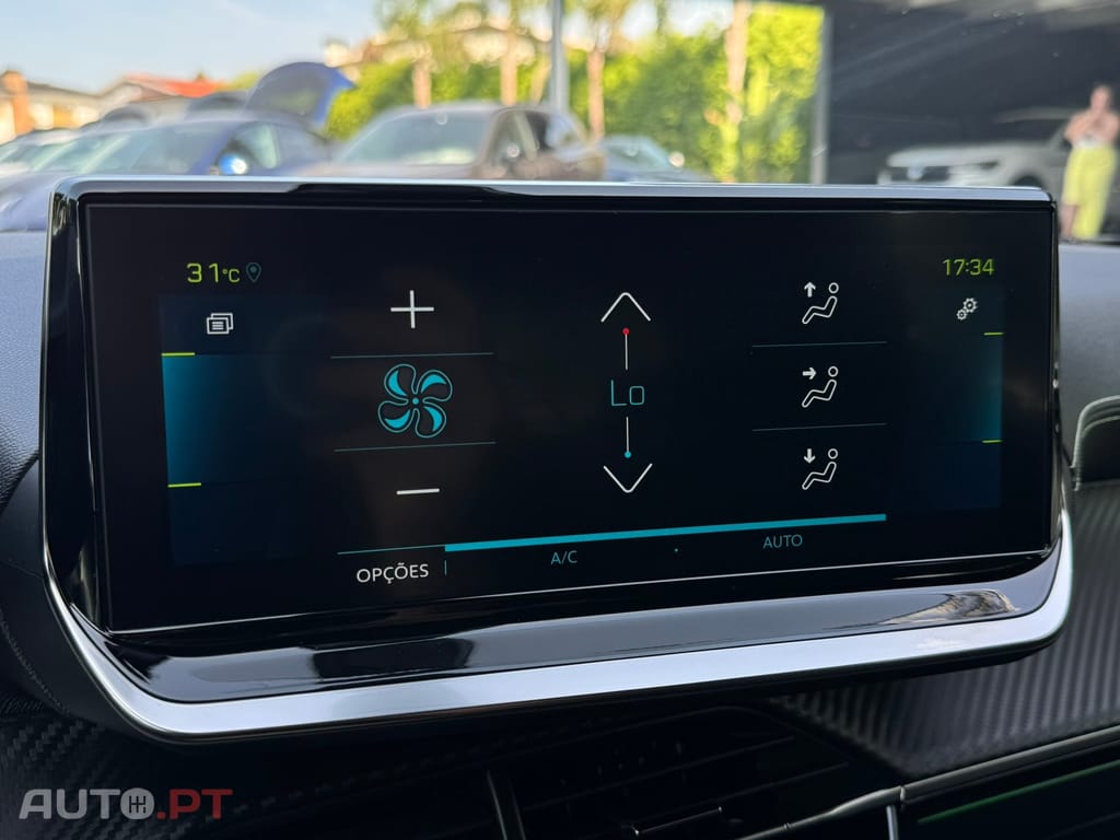 Peugeot E-2008 50 kWh GT