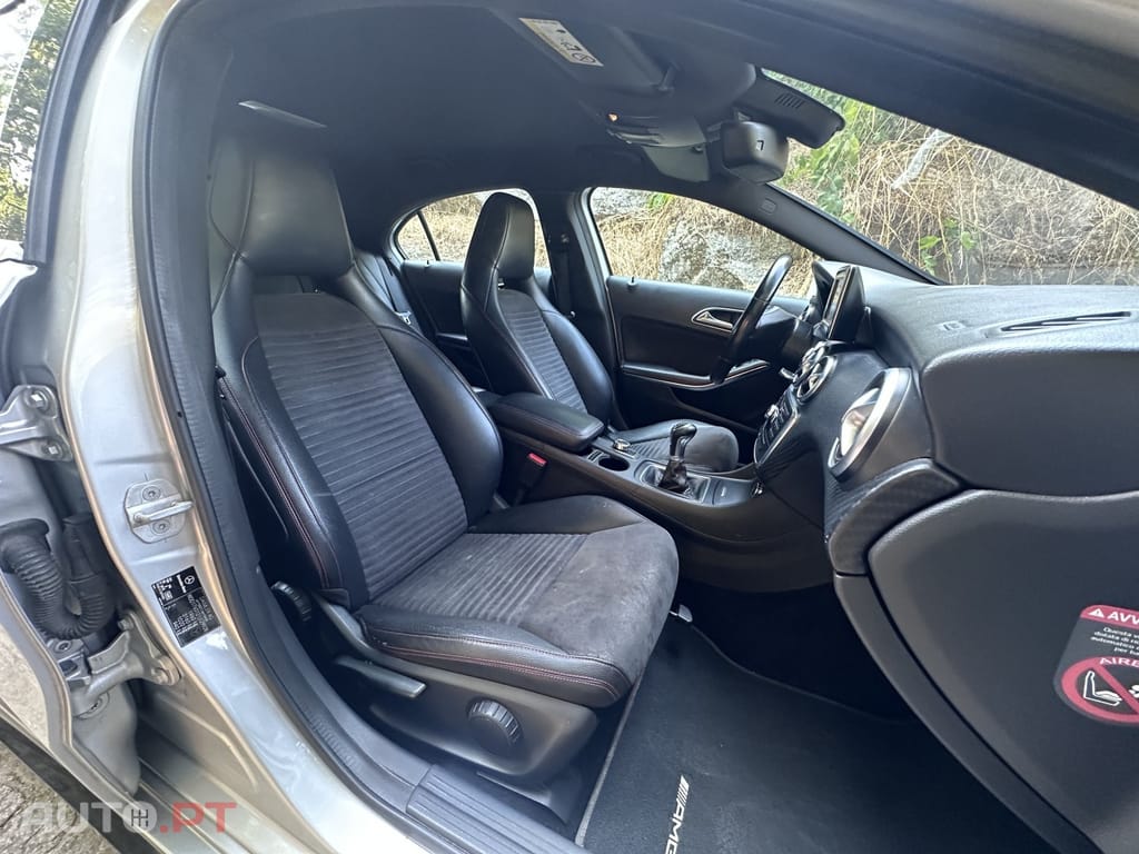 Mercedes-Benz A 180 d AMG Line