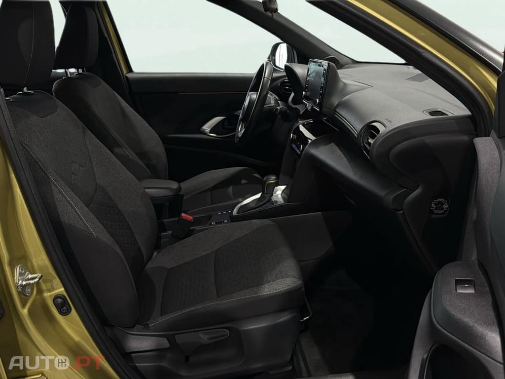 Toyota Yaris Cross 1.5 HDF Square Collection