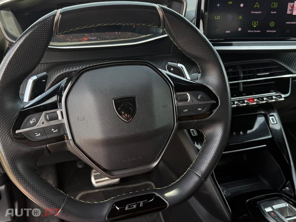 Peugeot 2008 PureTech 130 EAT8 GT