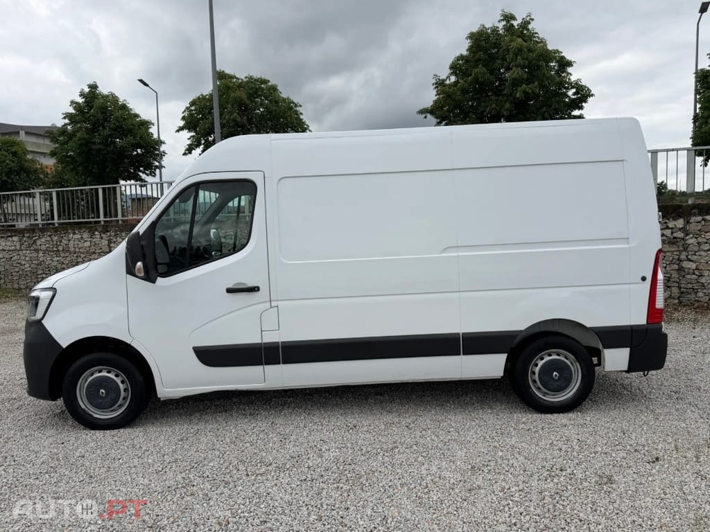 Renault Master 2.3dCI L2H2 3LUG Full Extras