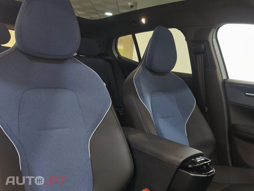 Volvo EX30 Single Motor Extended Range RWD Ultra