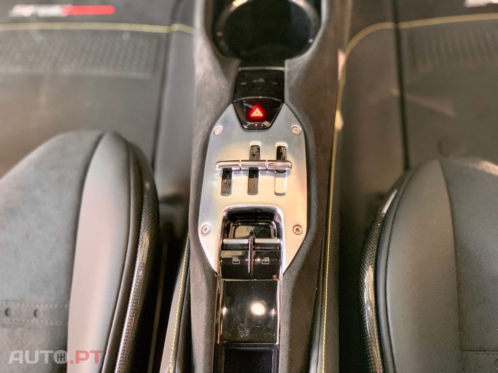 Ferrari SF90 Stradale Carbon/Lift/Racing