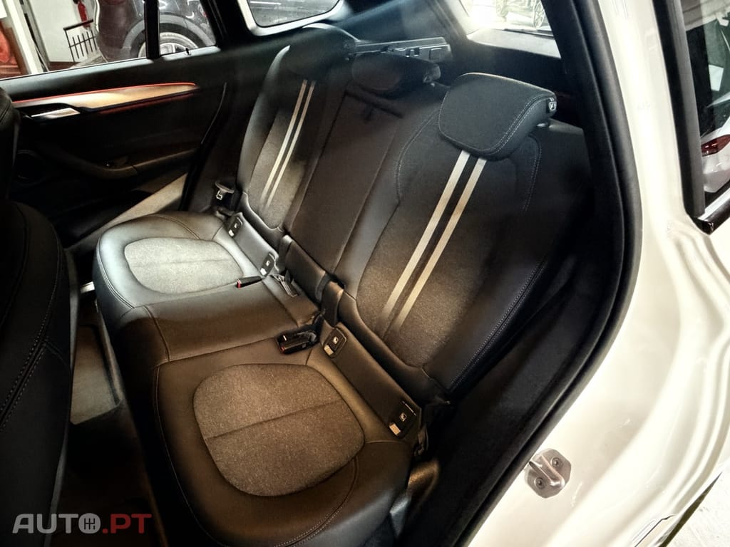 BMW X1 25 e xDrive Pack M