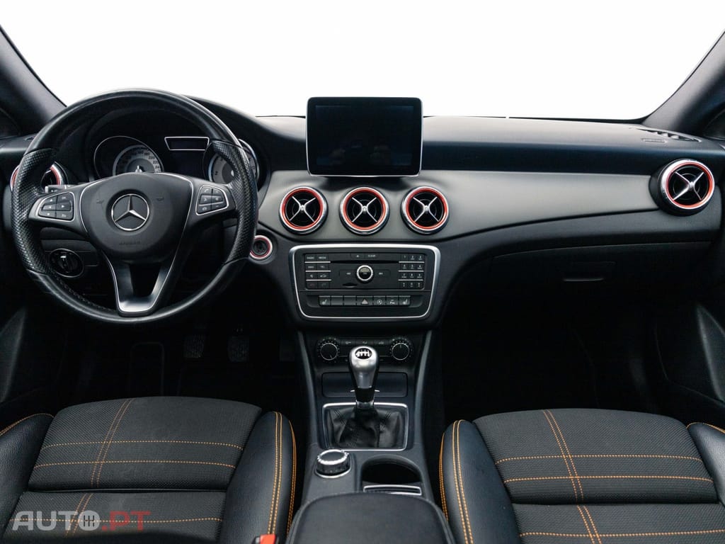 Mercedes-Benz CLA 200 (CDI) d Orange Art Edition