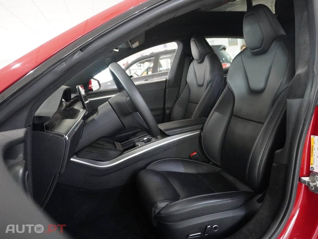 Tesla Model S Plaid AWD — fotografia 9