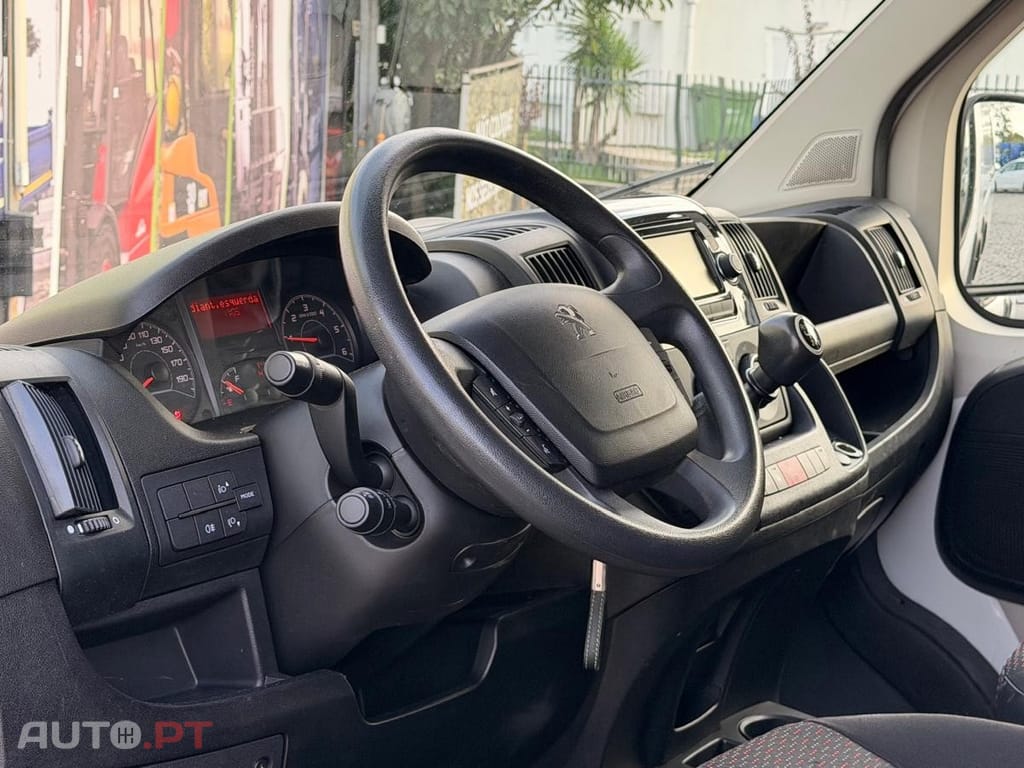 Peugeot Boxer 2.0 BlueHDi 335 L3H2 Pro
