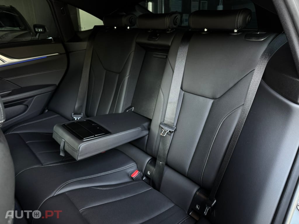 BMW 420 i Pack Desportivo M Auto