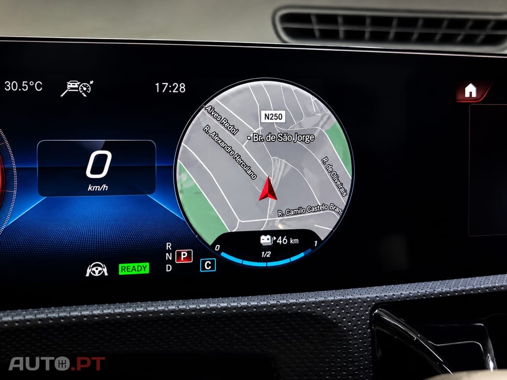 Mercedes-Benz A 250 e AMG Line