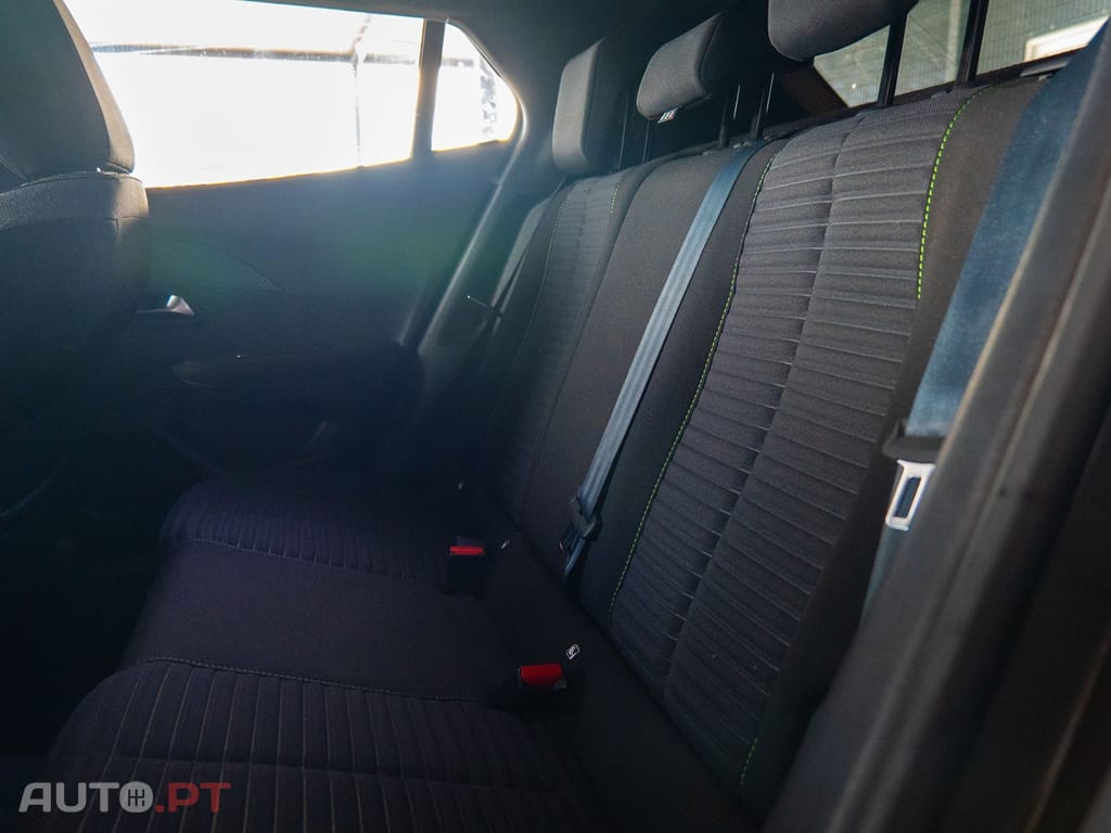 Peugeot 2008 1.2 PureTech Active Pack