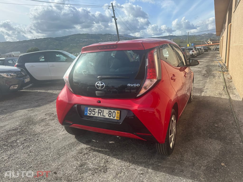 Toyota Aygo 1.0 X-Play Plus