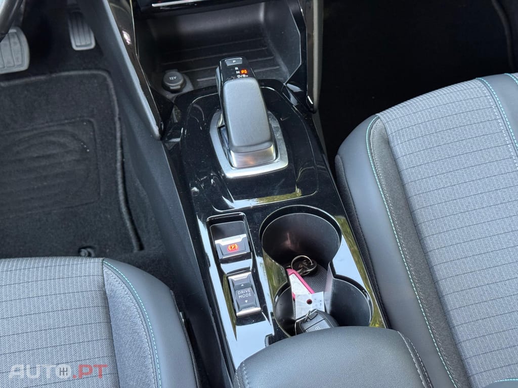 Peugeot E-2008 50 kWh Allure