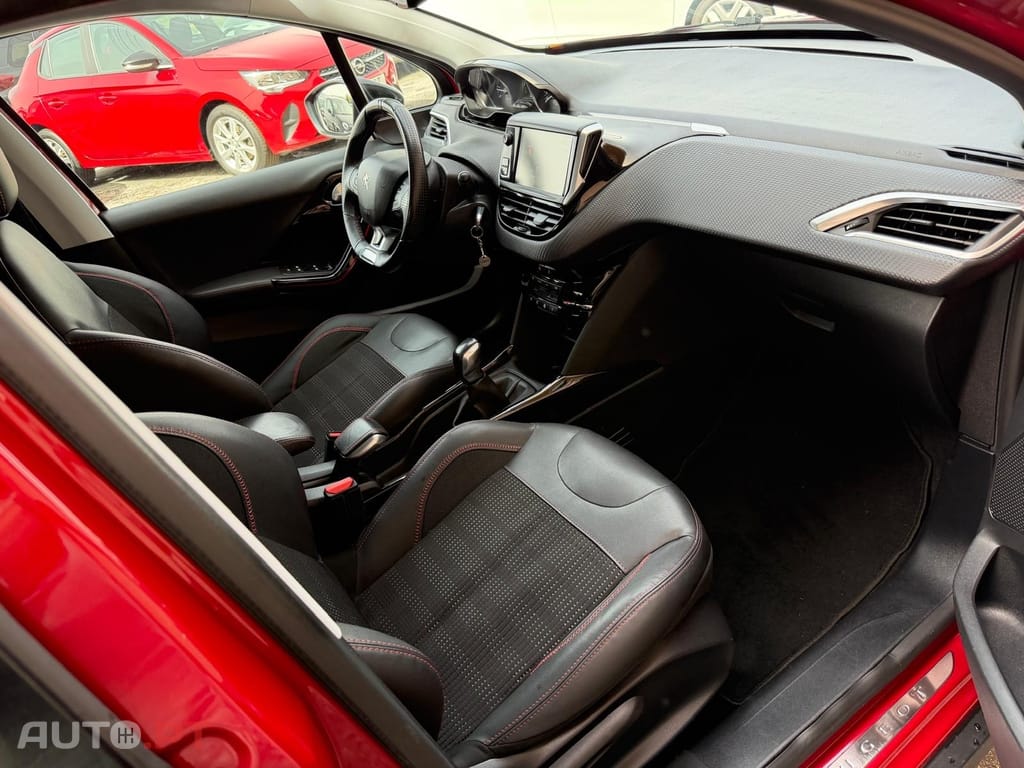 Peugeot 2008 1.2 PureTech GT Line EAT6