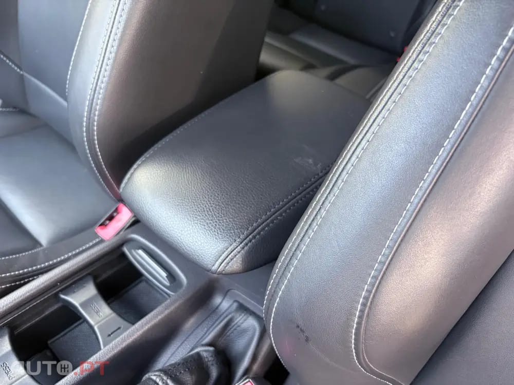 Ford Focus 2.0 EcoBoost ST c/ Pack Pele Desportiva