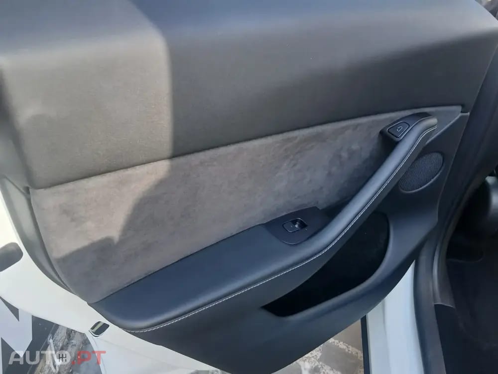 Tesla Model Y Performance Dual Motor AWD