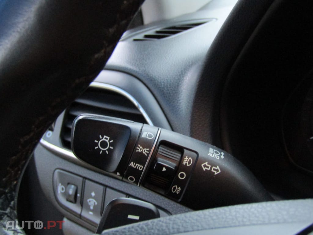 Hyundai i30 1.6 CRDi Blue Comfort Auto AC+J17 DCT