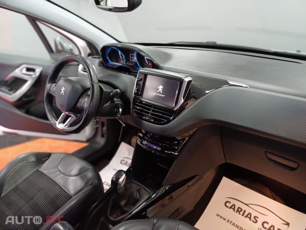 Peugeot 2008 1.2 PureTech Allure