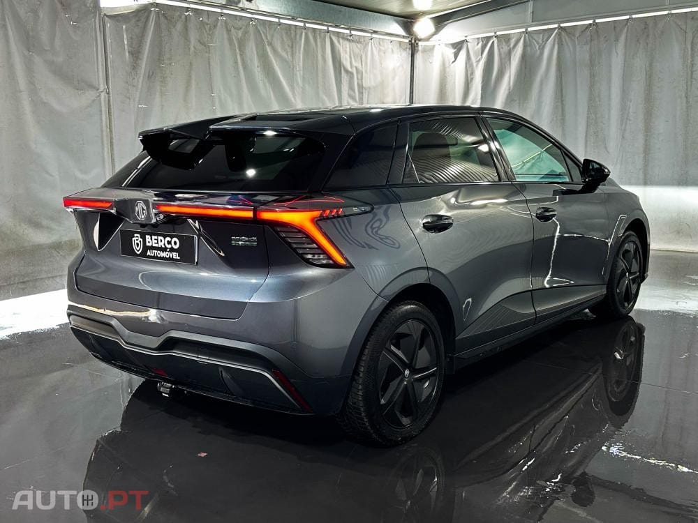 MG MG4 64 kWh Luxury