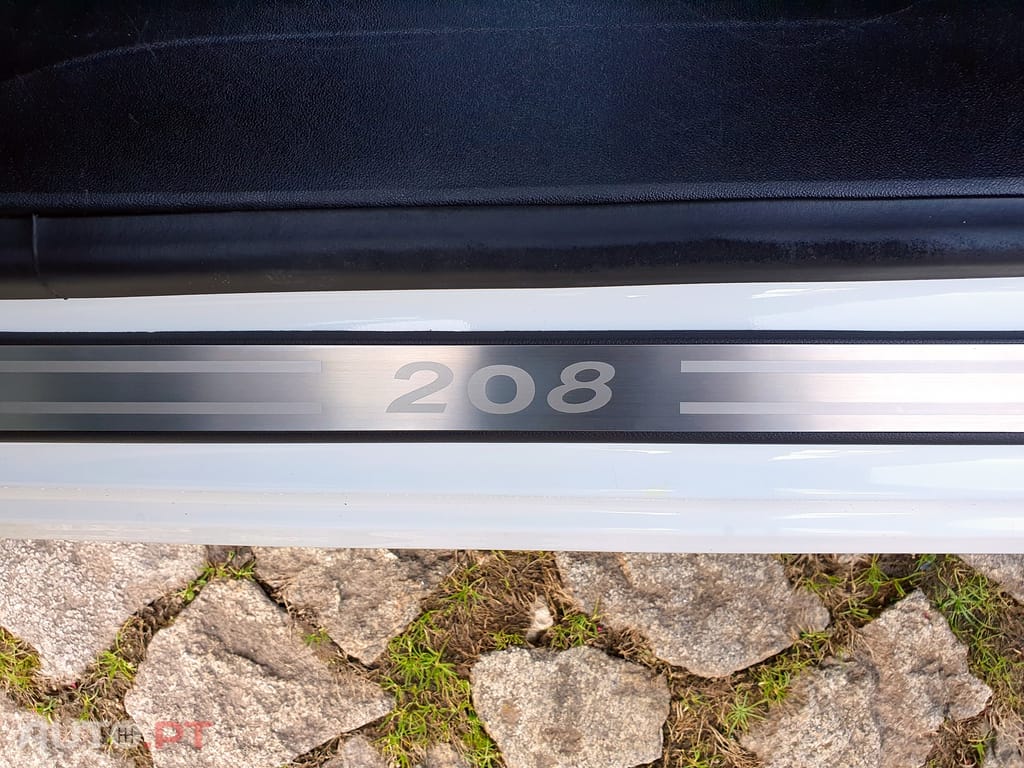 Peugeot 208 1.2 PureTech Allure