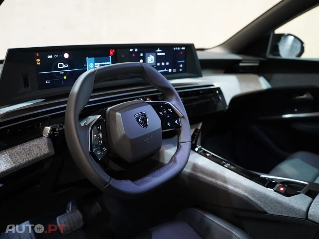 Peugeot 3008 1.2 Hybrid Allure e-DCS6