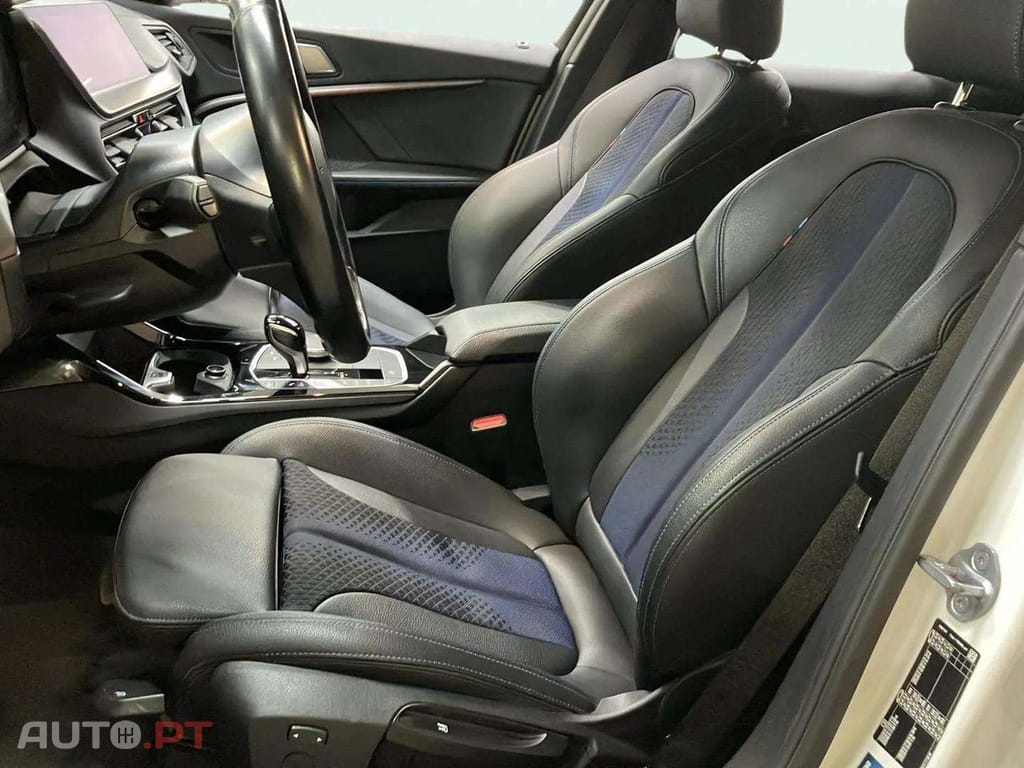 BMW 116 d Pack Desportivo M Auto