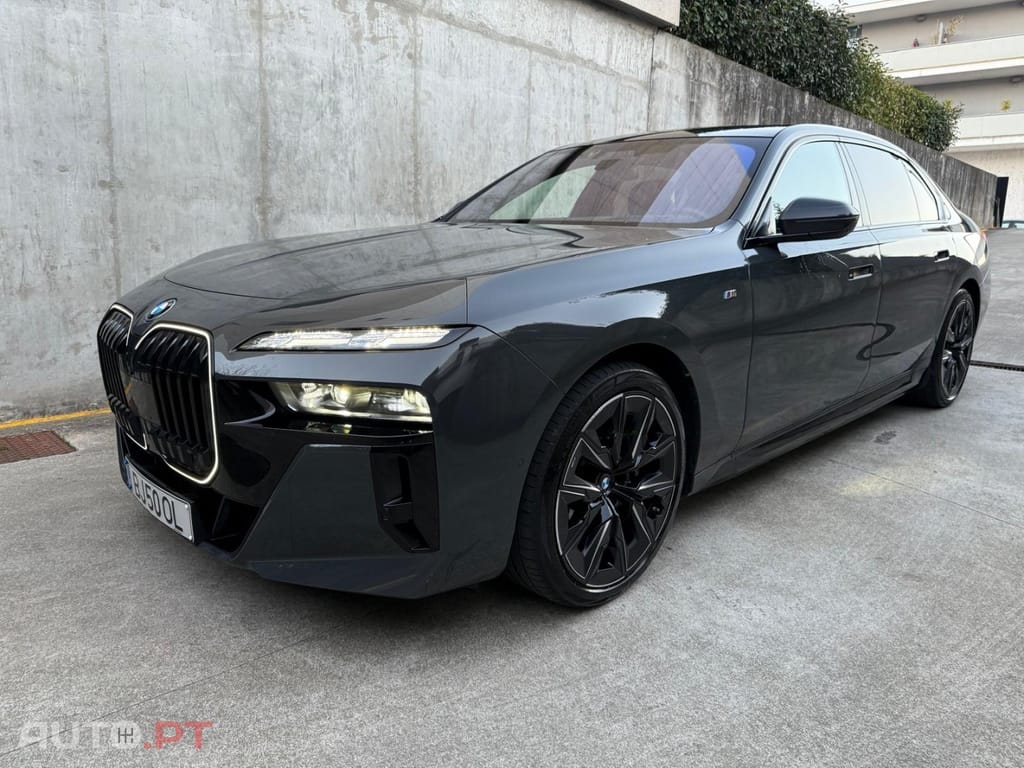 BMW i7 xDrive60 Pack Desportivo M Pro