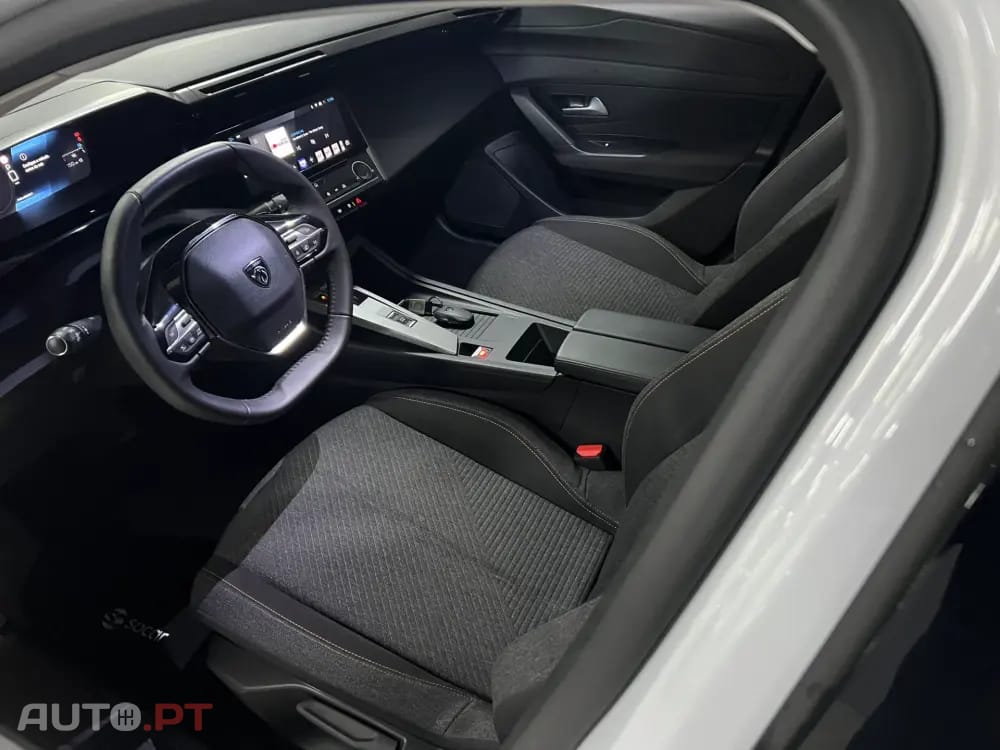 Peugeot 308 1.2 Hybrid Style e-DCS6