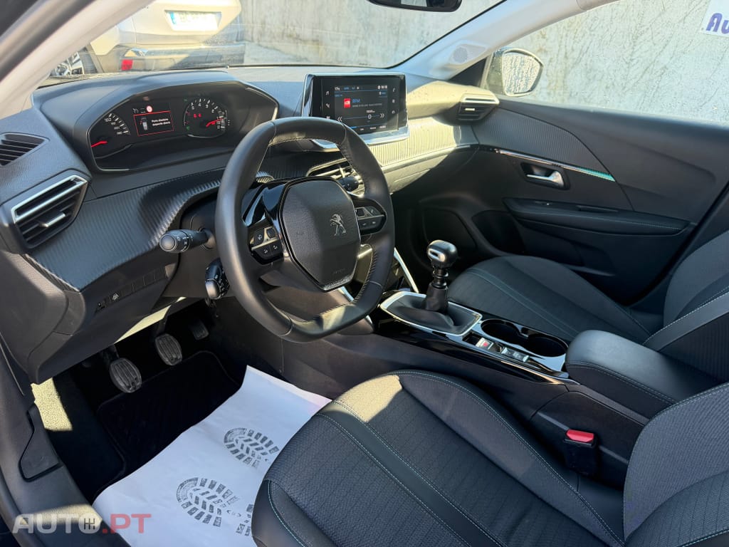 Peugeot 208 PureTech 100 Allure