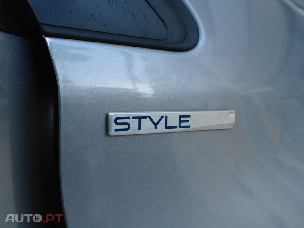 Peugeot 2008 1.2 PureTech Style