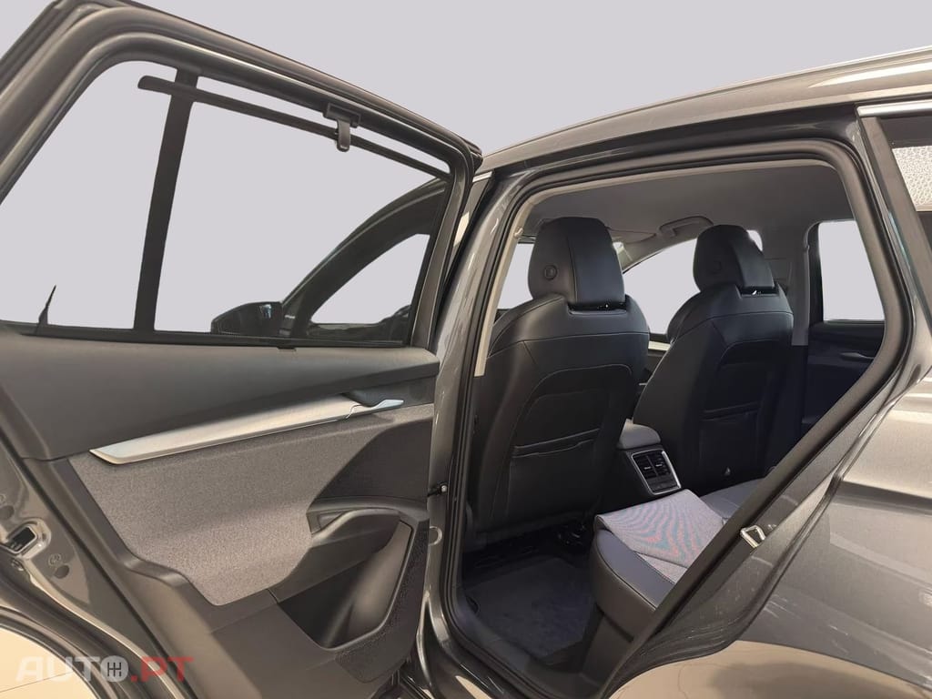 Skoda Enyaq 60 LOFT FACELIFT I.V.A DEDUTIVEL 