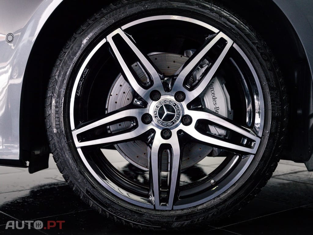 Mercedes-Benz E 220 d AMG Line